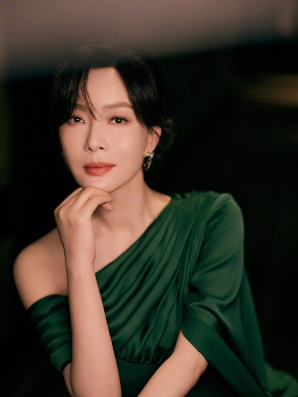 资生网 对话陈数：不自诩“精英女性”  一直在走出舒适区 | 封面人物